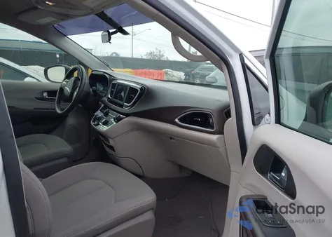 2021 Chrysler Voyager Lx z USA, uszkodzony, nr VIN 2C4RC1CGXMR577451